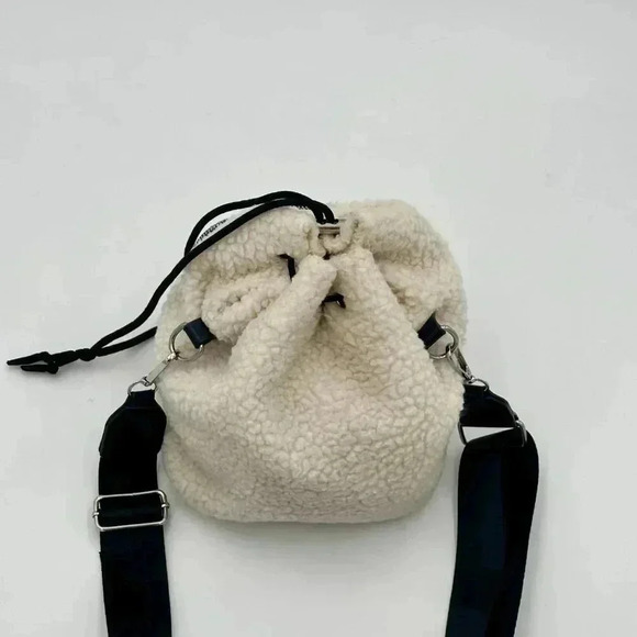 MLB NY New York Yankees Polar Fleece Handbag - Picture 5 of 14